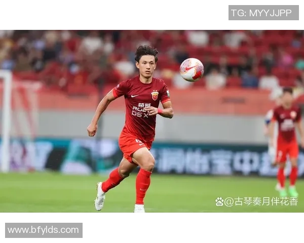 上海足球队以55分稳居联赛积分榜首位展现强劲实力 上海足球队以55分稳居联赛积分榜首位展现强劲实力