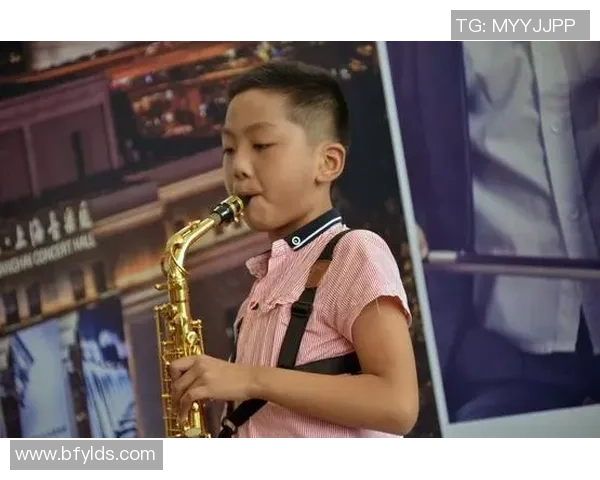 王昕足球:从青涩少年到职业球员的奋斗与梦想之路 王昕足球:从青涩少年到职业球员的奋斗与梦想之路