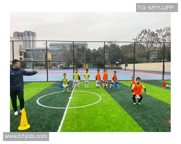 赛酷足球引领潮流打造全新足球体验助力青少年成长与发展 赛酷足球引领潮流打造全新足球体验助力青少年成长与发展